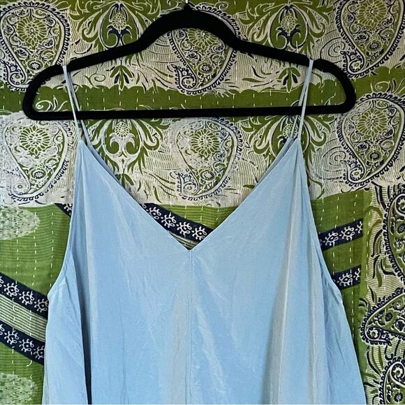 Free People Intimatley Gray Silk V-Neck Sleeveless Blouse Size Large - Picture 4 of 12